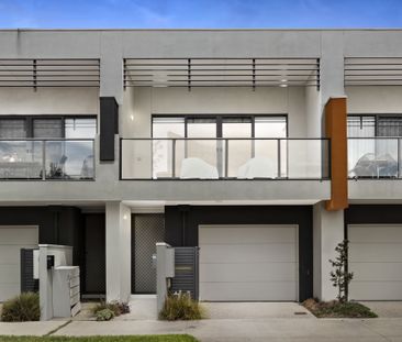Sophisticated & Stylish Living - Photo 2