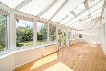 Crosier Close, Blackheath, SE3 - Photo 2