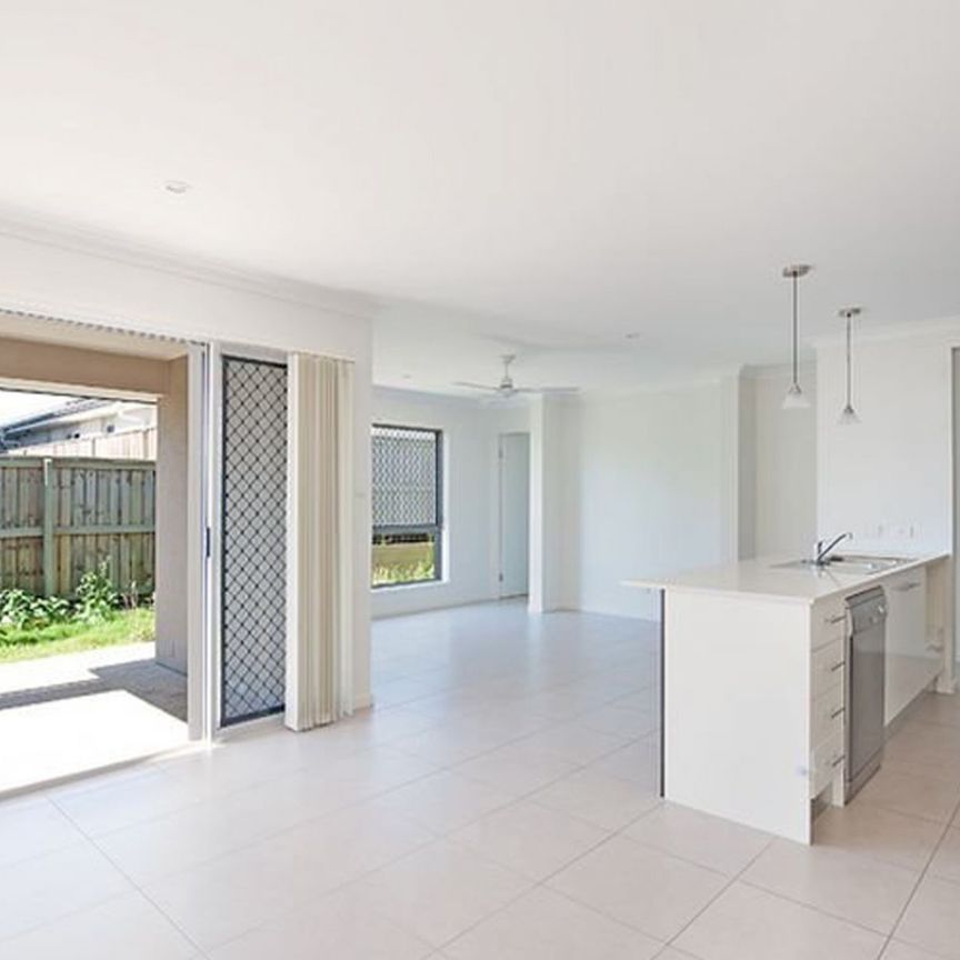 Four bedroom home in the heart of North Lakes. - Photo 1