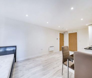 Studio to rent - Photo 1