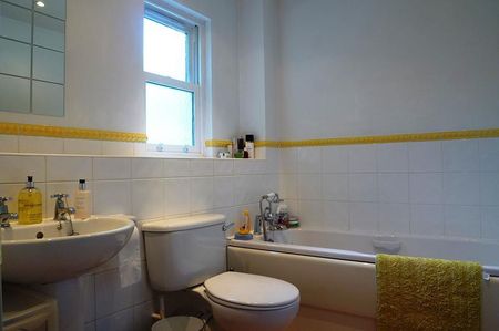 2 bedroom apartment to rent Church Court, Dolphin Close, Surbiton, KT6 - Photo 5