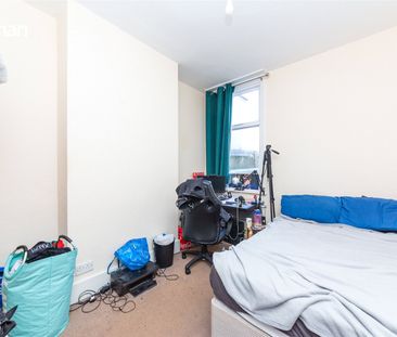 4 bedroom terraced house to rent - Photo 2