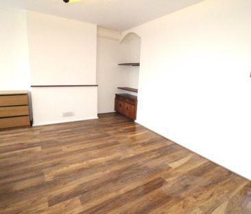 Room in a Shared Flat, Martindale House, E14 - Photo 5