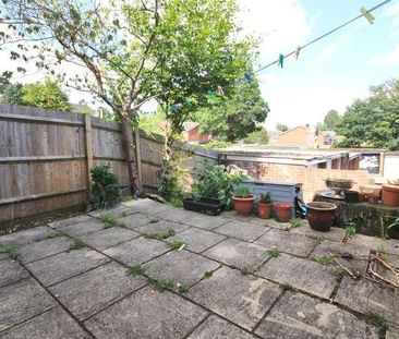 Woking, Surrey, GU22 - Photo 3