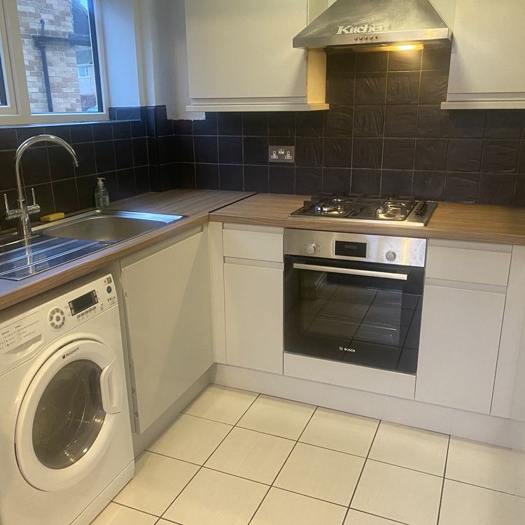 Linton Grove - Photo 1