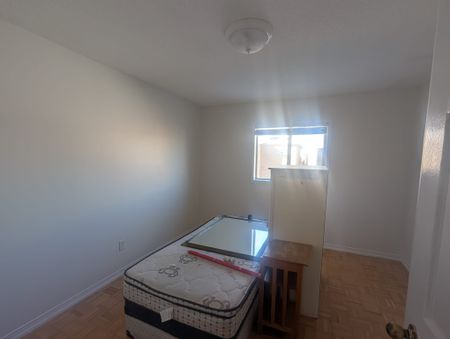 For Lease - 555 Garden Walk Unit# Upper, Mississauga, Ontario - Photo 3