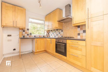 2 bedroom ground floor maisonette to rent - Photo 5