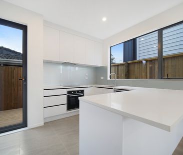 Brand-New 2-Bedrooms 2 bathrooms Townhouse in Onehunga - Photo 6