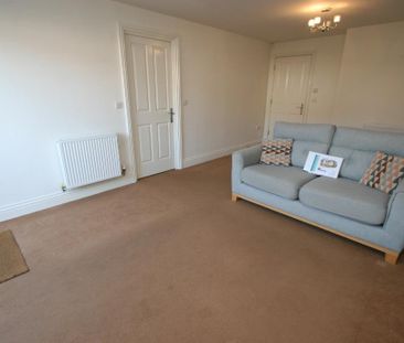 2 bedroom flat to rent - Photo 2