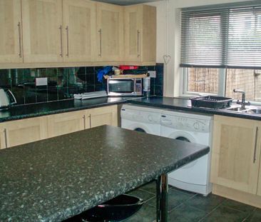 2 bedroom townhouse to rent - Photo 3