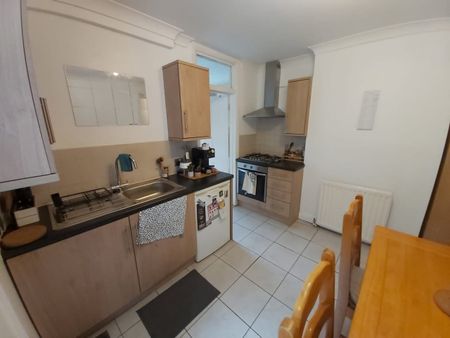 1 Bed Maisonette, Allington Road, W10 - Photo 3