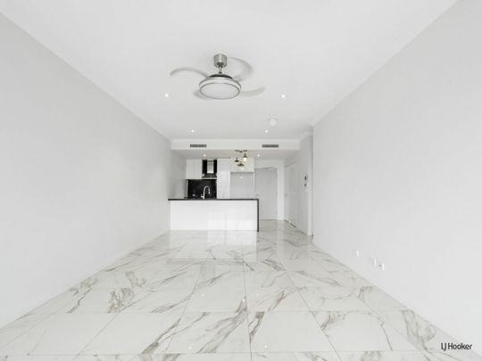 Sixth-Floor Apartment with Stunning Hinterland Views! - Photo 1