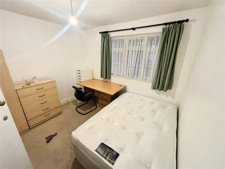 5 bedroom end of terrace house to rent - Photo 5