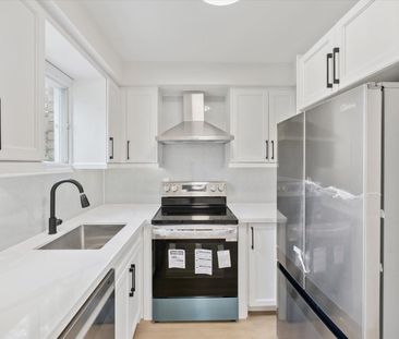 For Lease - 232 Kozlov Street, Barrie, Ontario - Photo 1