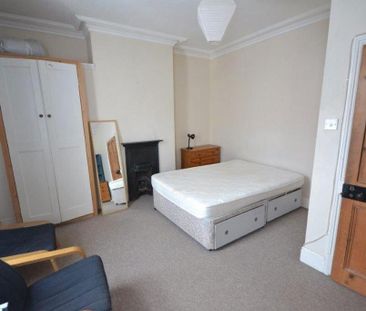 4 bedroom terraced house to rent - Photo 2
