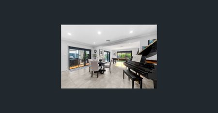 Luxury Family Living with Pool, Multiple Ensuites & Endless Space - Photo 5