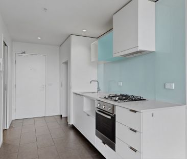 DISCOVER THE EASE OF OAKLEIGH LIVING! - Photo 3