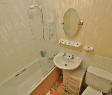 1 Bedroom Apartment To Let - Photo 2