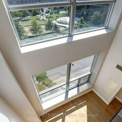 TWO LEVELS LIBERTY VILLAGE 1 BED 2 BATHS PARKING INCLD - Photo 4