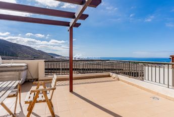 Chalet adosado · Alquiler a largo plazo ·