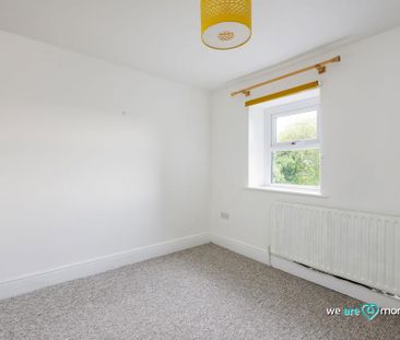 4 bedroom semi-detached house to rent - Photo 5