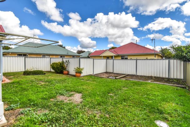 Two Bedroom Unit Close To Town - Photo 1