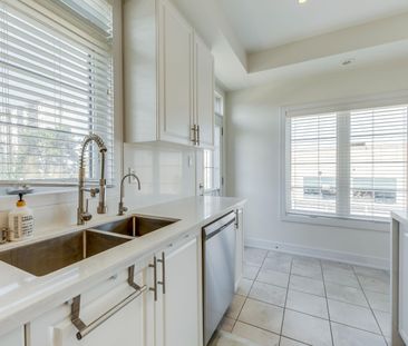 For Lease - 561 Mermaid Crescent, Mississauga, Ontario - Photo 4