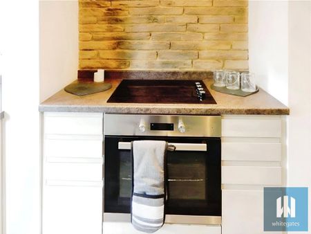 1 bedroom in a house share to rent - Photo 4
