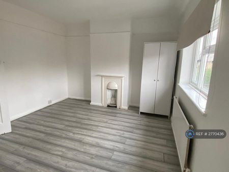 2 bedroom semi-detached house to rent - Photo 2