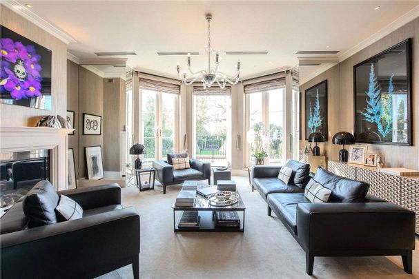 A 6 bedroom townhouse on the most sought-after street in Highgate Village. - Photo 1
