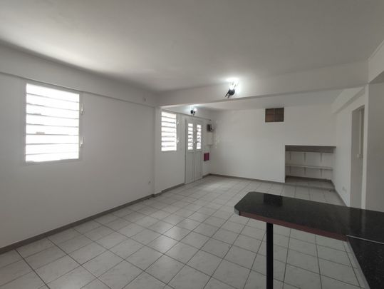 T3 RDC quartier Volga - Photo 1