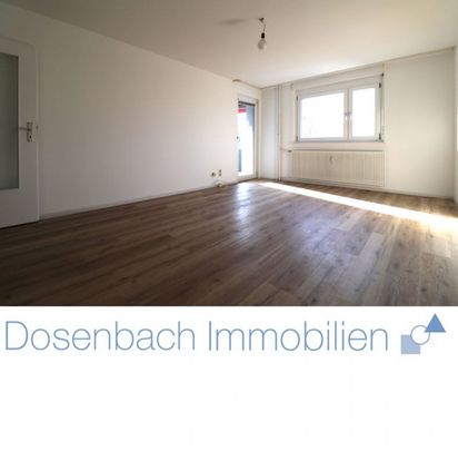 Frisch renovierte 3-Zimmer-Wohnung im 4. Obergeschoss mit Lift und TG-Stellplatz - Photo 1