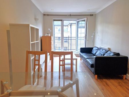 2 bedroom flat to rent - Photo 3