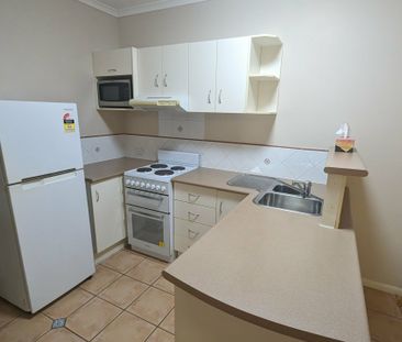ULTRA CONVENIENT INNER CITY LOCATION - Photo 4