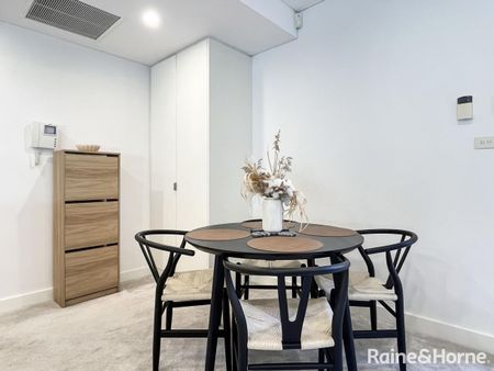 Comfortable, Modern & Stylish 1 Bedroom Apartment In Forrest - Photo 3