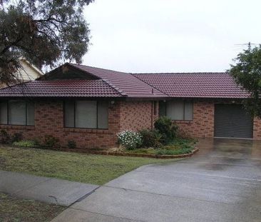 Ingleburn - Photo 1