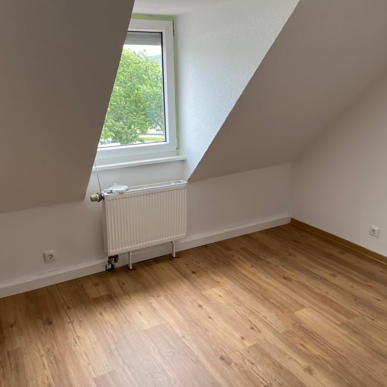 Gut geschnittene 4-Zimmer-Wohnung ab Oktober zu vermieten! - Foto 1