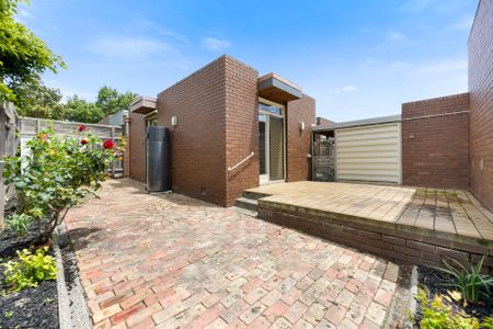 3/33 Howard Street, Glen Iris VIC 3146 - Apartment For Rent | Domain - Photo 5