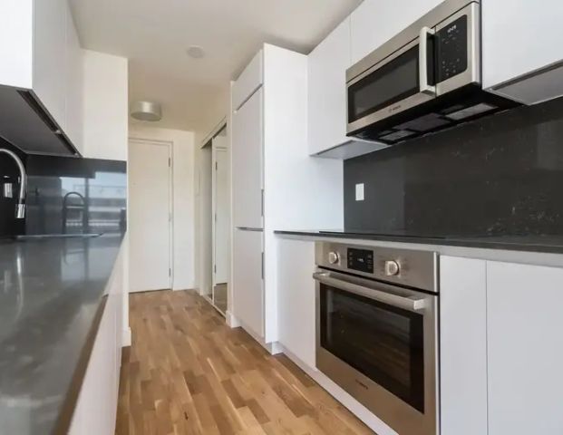 150 Donway & 4 Overland | 150 The Donway West, Toronto - Photo 1