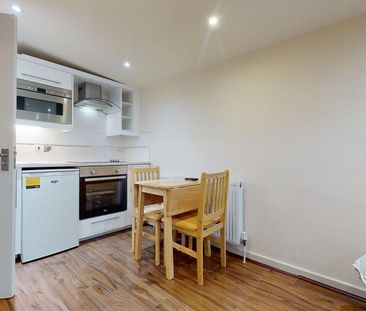 Studio to rent - Photo 3