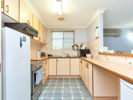 Spacious 4-Bedroom Home in Hillvue – Garage & Double Carport - Photo 5
