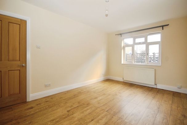 Lavender Avenue, Mitcham, CR4 3RS - Photo 1