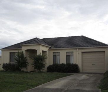 Charming Family Home in Serene Berwick Court! - Photo 2