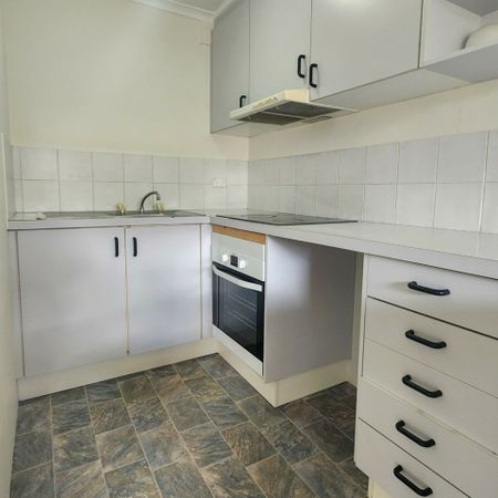 1/46 Mcmillan Crescent, Narrabundah ACT, Belconnen - Photo 2