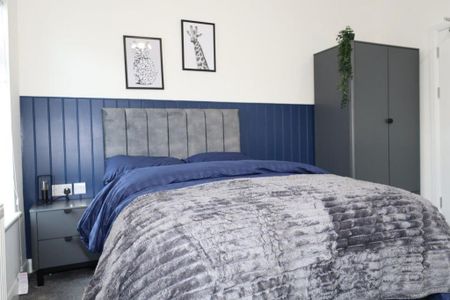 1 bedroom in a house share to rent - Photo 4