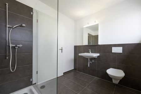 Large attic apartment with terrace (151 m²) - Photo 2