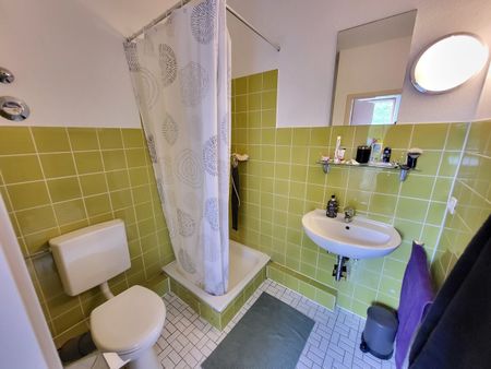 Nähe Stadtpark: Zentrale 1-Zimmer-Dachgeschoss-Wohnung in 23568 Lübeck-St.Gertru ... - Photo 4