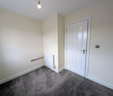 4 bedroom detached house to rent - Photo 3