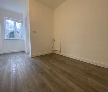 4 bedroom terraced house to rent - Photo 2