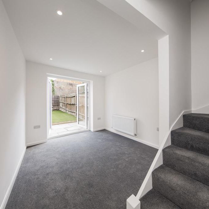 3 bedroom terraced house to rent - Photo 1